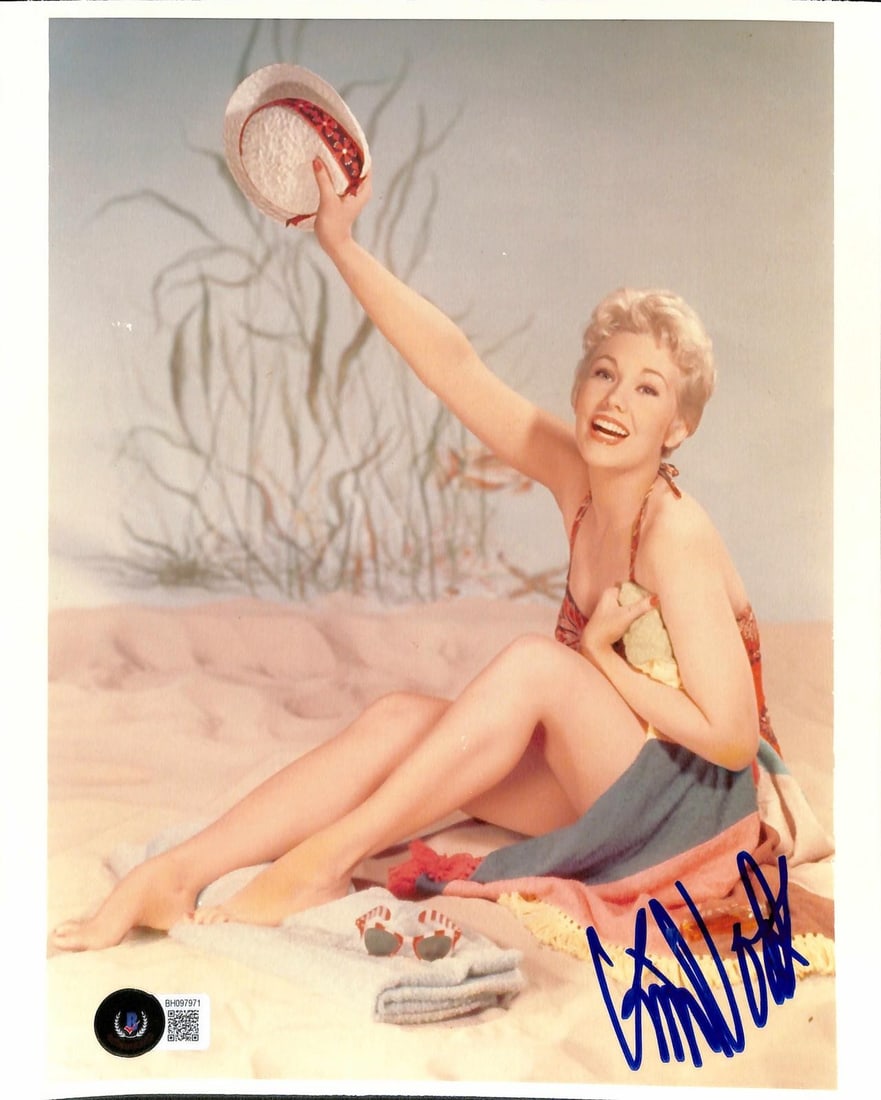 Beckett Certified Kim Novak 8x10 Signed Photo: Beckett Certified Kim Novak 8x10 Signed Photo This vintage 8x10 photograph features the hand-signed autograph of acclaimed American actress Kim Novak. Authenticated by Beckett Authentication Services,
