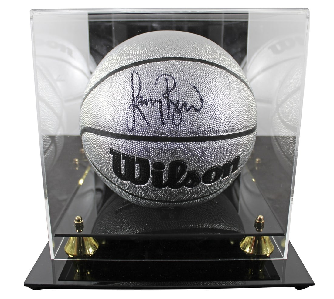Larry Bird Signed Wilson Platinum Basketball with Beckett Authentication: Larry Bird Signed Wilson Platinum Basketball with Beckett Authentication This authentic basketball has been personally signed by Larry Bird, the legendary player of the Boston Celtics. The ball is a W