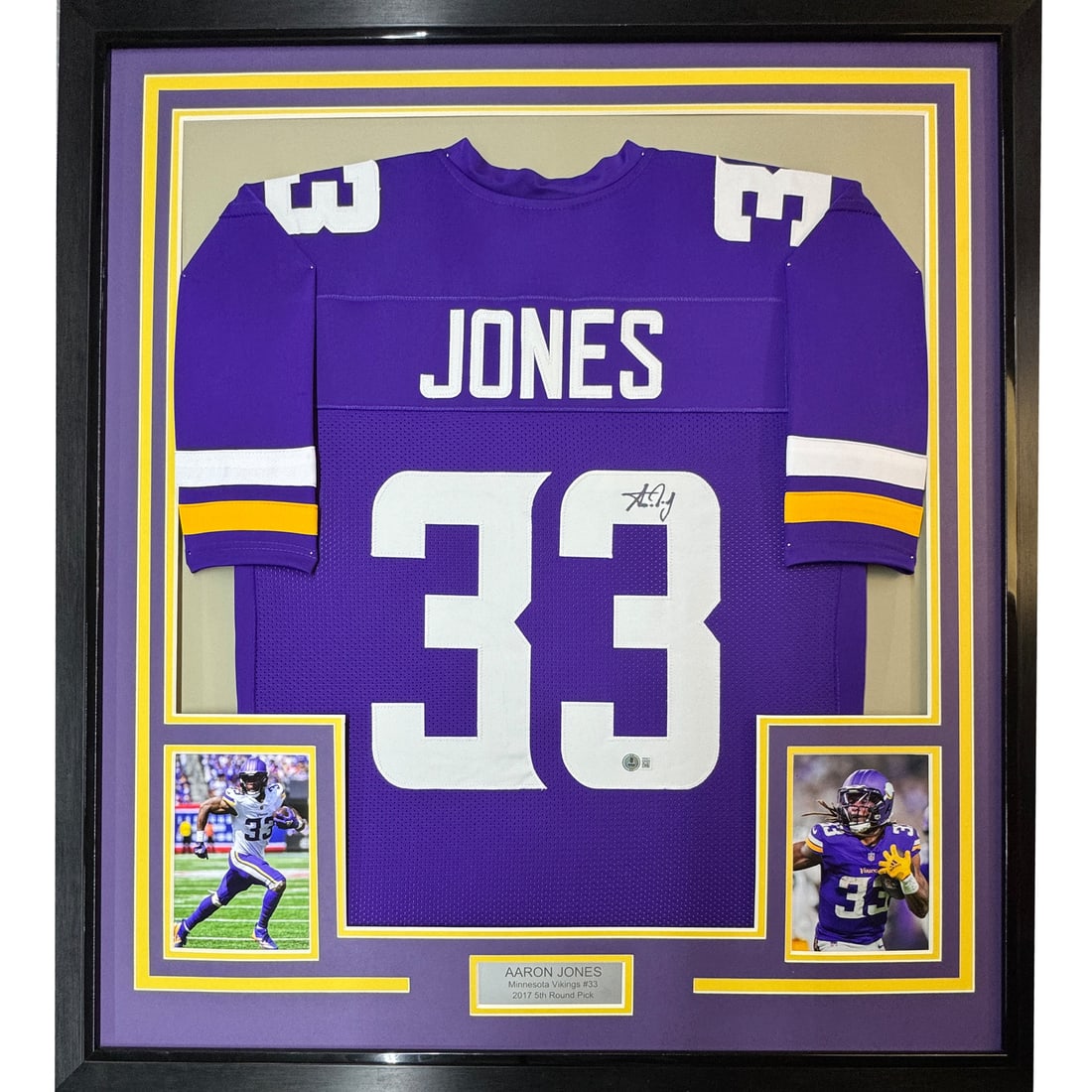 Framed Aaron Jones signed Minnesota Vikings jersey Beckett COA 35x39 (1 of 2)
