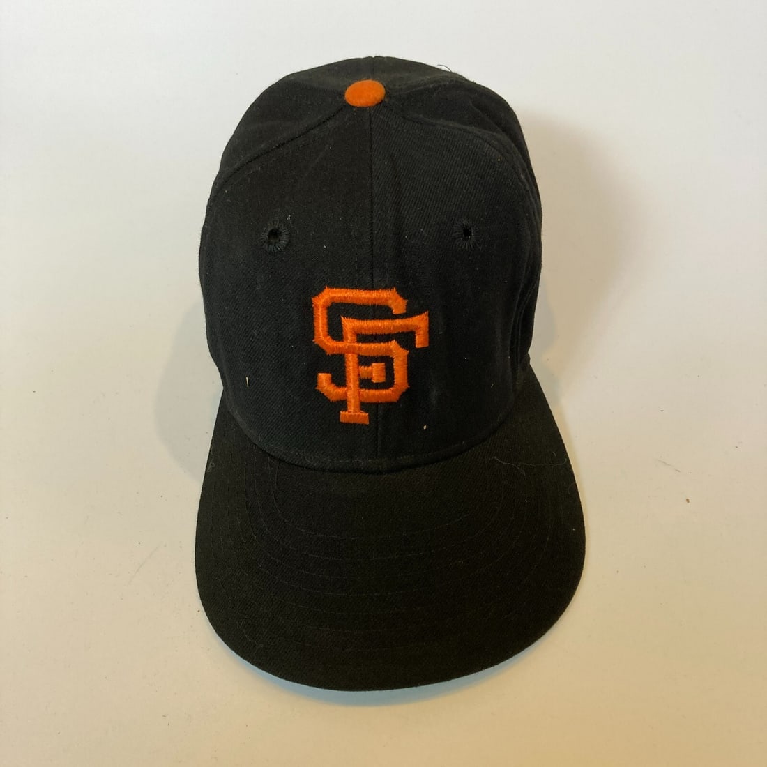 Vintage 1960s San Francisco Giants KM Game Model Baseball Hat with Tags: Vintage 1960s San Francisco Giants KM Game Model Baseball Hat with Tags This vintage 1960's San Francisco Giants KM Game Model baseball hat is a must-have for any baseball enthusiast or collector. Fea