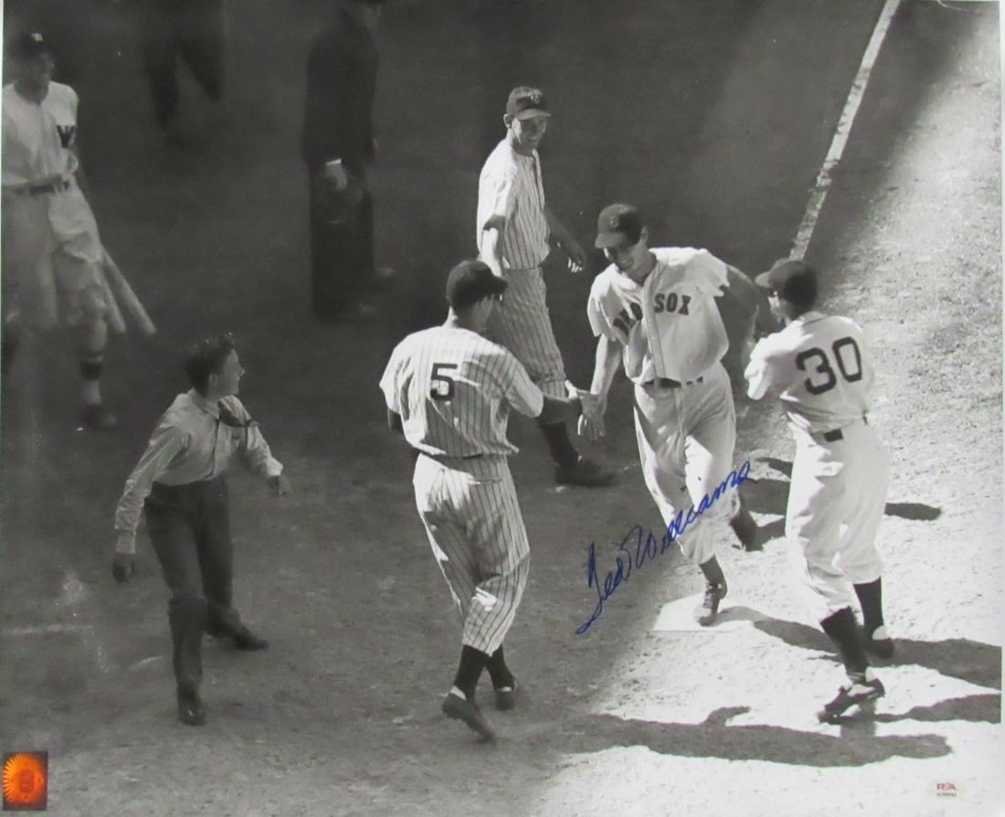 Ted Williams Signed 24x20 Black White Photo PSA DNA Green Diamond Hologram: Ted Williams Signed 24x20 Black White Photo PSA DNA Green Diamond Hologram This is an original 24x20-inch black and white photograph of Ted Williams, Hall of Fame baseball player for the Boston Red So