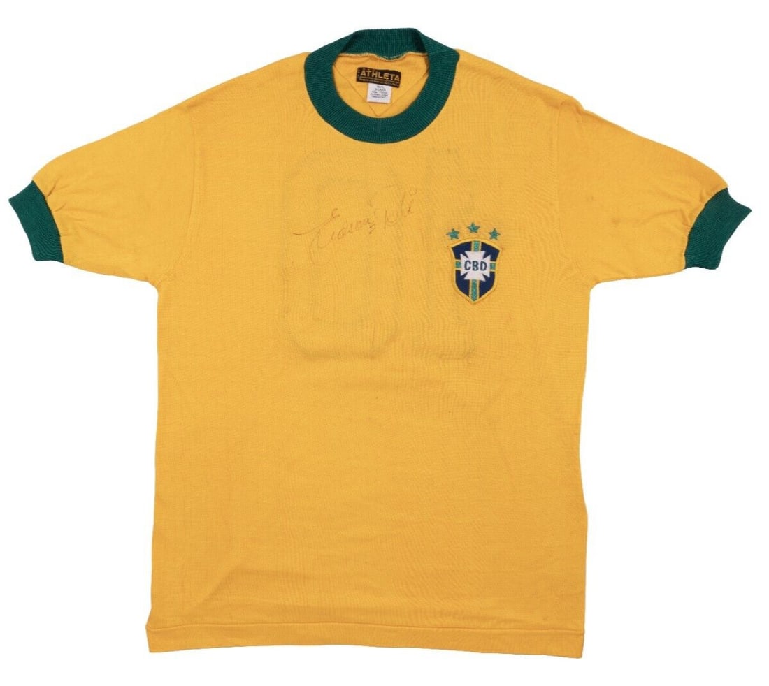 Pele Signed 1970 Brazil National Team Jersey PSA DNA SIA COA: Pele Signed 1970 Brazil National Team Jersey PSA DNA SIA COA This original 1970 Brazil National Team jersey, issued during the legendary Edson Arantes do Nascimento's, known as Pele, final years with 