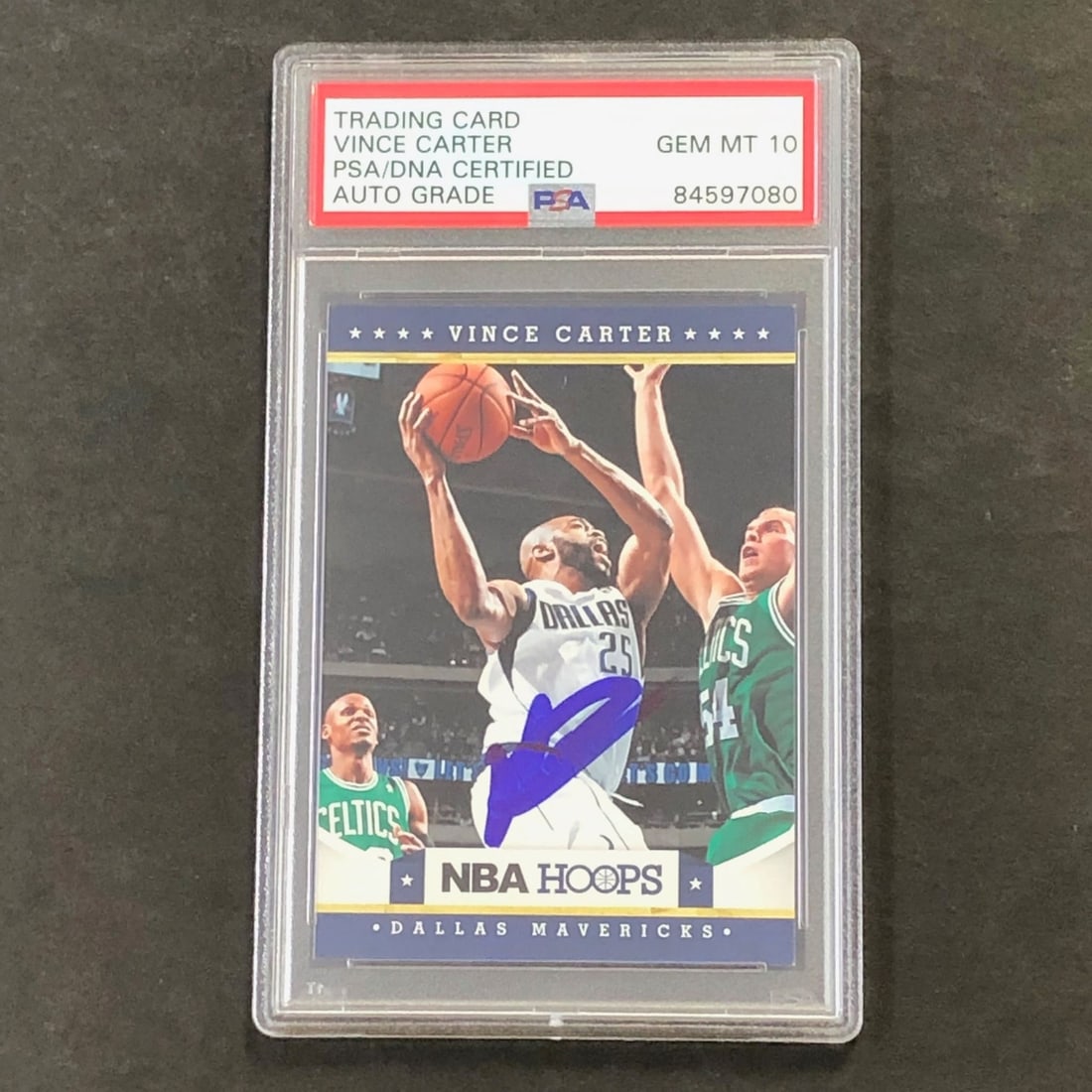 PSA DNA 10 Vince Carter 2012 13 NBA Hoops #42 autograph card Mavericks: PSA DNA 10 Vince Carter 2012 13 NBA Hoops #42 autograph card Mavericks This is a 2012-13 NBA Hoops #42 basketball card featuring Vince Carter of the Dallas Mavericks. The card has been hand-signed by 
