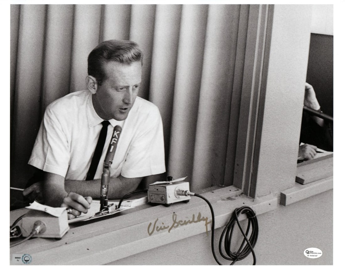 Vin Scully Autographed 11x14 Dodgers Photo Online Authentics: Vin Scully Autographed 11x14 Dodgers Photo Online Authentics This is an original 11X14 black and white photo of Vin Scully, the legendary broadcaster for the Los Angeles Dodgers. The photo is autograp