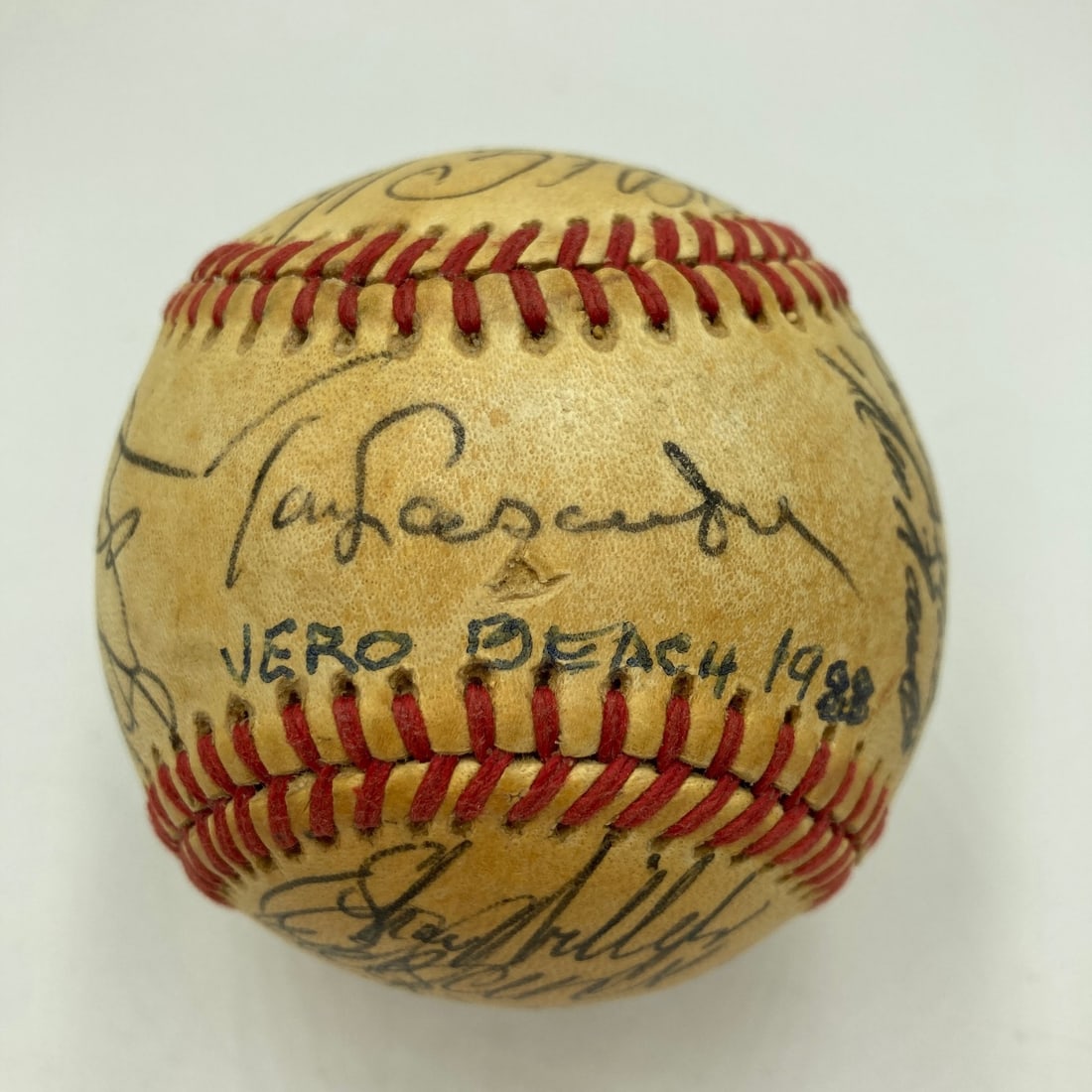 Team Autographed 1988 Dodgers World Series Baseball With JSA Full Letter COA: Team Autographed 1988 Dodgers World Series Baseball With JSA Full Letter COA This is an original baseball signed by the 1988 Los Angeles Dodgers World Series Champions team. The ball features 23 signa