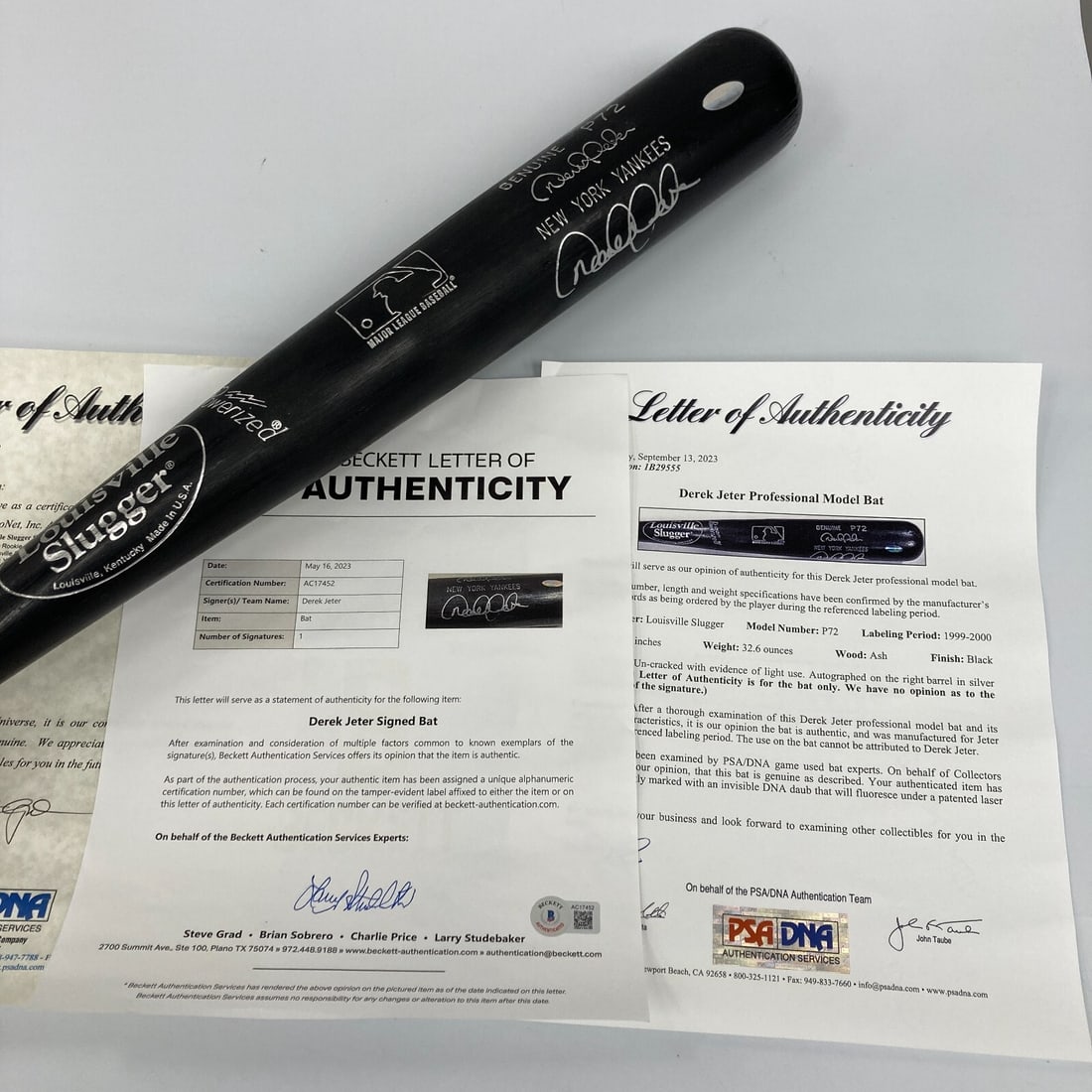 Derek Jeter Signed Louisville Slugger P72 Game Used Bat with PSA DNA Beckett COA: Derek Jeter Signed Louisville Slugger P72 Game Used Bat with PSA DNA Beckett COA This is a remarkable game-used baseball bat signed by legendary New York Yankees shortstop Derek Jeter. The bat is a Lo