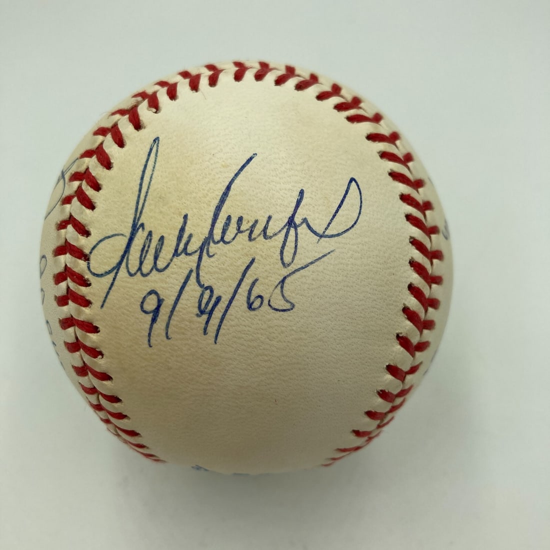 Sandy Koufax Perfect Game Signed Baseball with 7 Signatures JSA COA: Sandy Koufax Perfect Game Signed Baseball with 7 Signatures JSA COA This is an authentic official American League baseball featuring the signatures of seven Perfect Game pitchers, including Hall of Fa