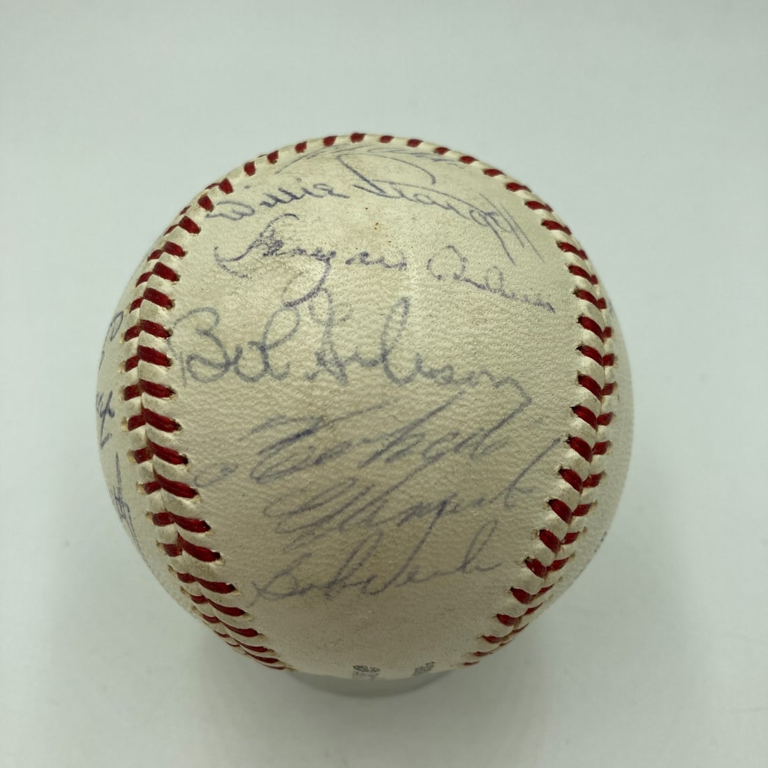 1965 All Star Game Signed Baseball Roberto Clemente Hank Aaron PSA Beckett LOA: 1965 All Star Game Signed Baseball Roberto Clemente Hank Aaron PSA Beckett LOA This official National League (Giles) baseball features the signatures of twenty National League All-Stars from the 1965 