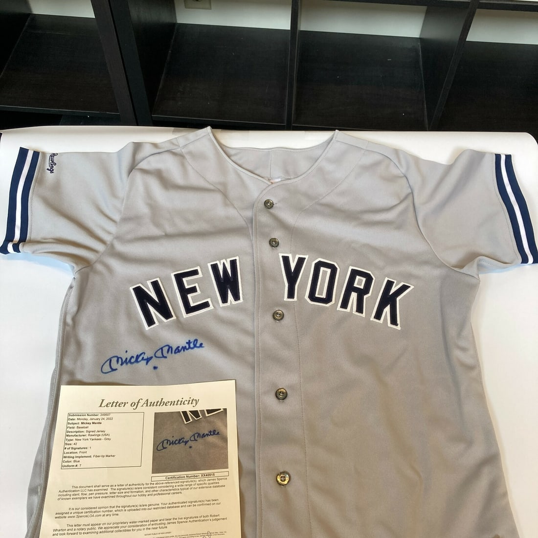 Mickey Mantle Signed Rawlings Yankees Jersey with JSA COA: Mickey Mantle Signed Rawlings Yankees Jersey with JSA COA This is a vintage Rawlings New York Yankees jersey signed by the legendary baseball player Mickey Mantle, featuring James Spence Authenticatio