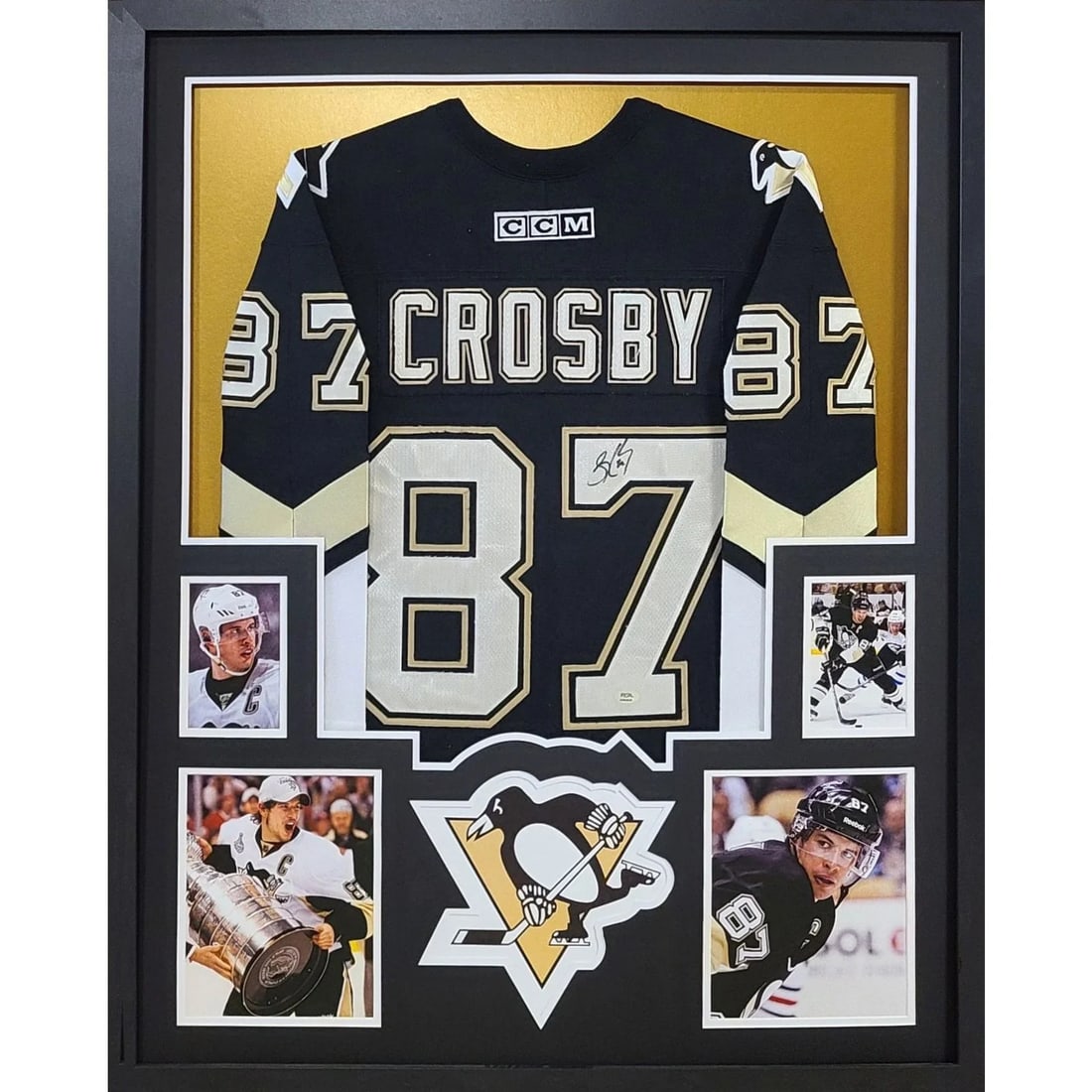 Framed Sidney Crosby autographed jersey PSA DNA Pittsburgh Penguins: Framed Sidney Crosby autographed jersey PSA DNA Pittsburgh Penguins This is a framed Sidney Crosby autographed Pittsburgh Penguins jersey. The jersey has been authenticated by PSA/DNA and includes a t