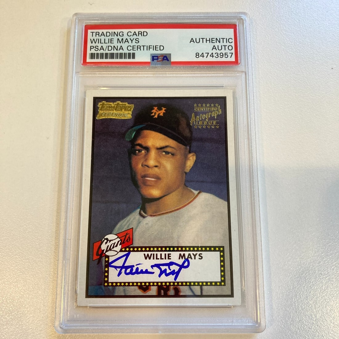 2001 Topps Willie Mays Signed Rookie Card PSA Authenticated: 2001 Topps Willie Mays Signed Rookie Card PSA Authenticated This is a 2001 Topps Team 1952 Topps Willie Mays Signed Rookie Card, authenticated by PSA DNA. The card features a hard-signed autograph fro