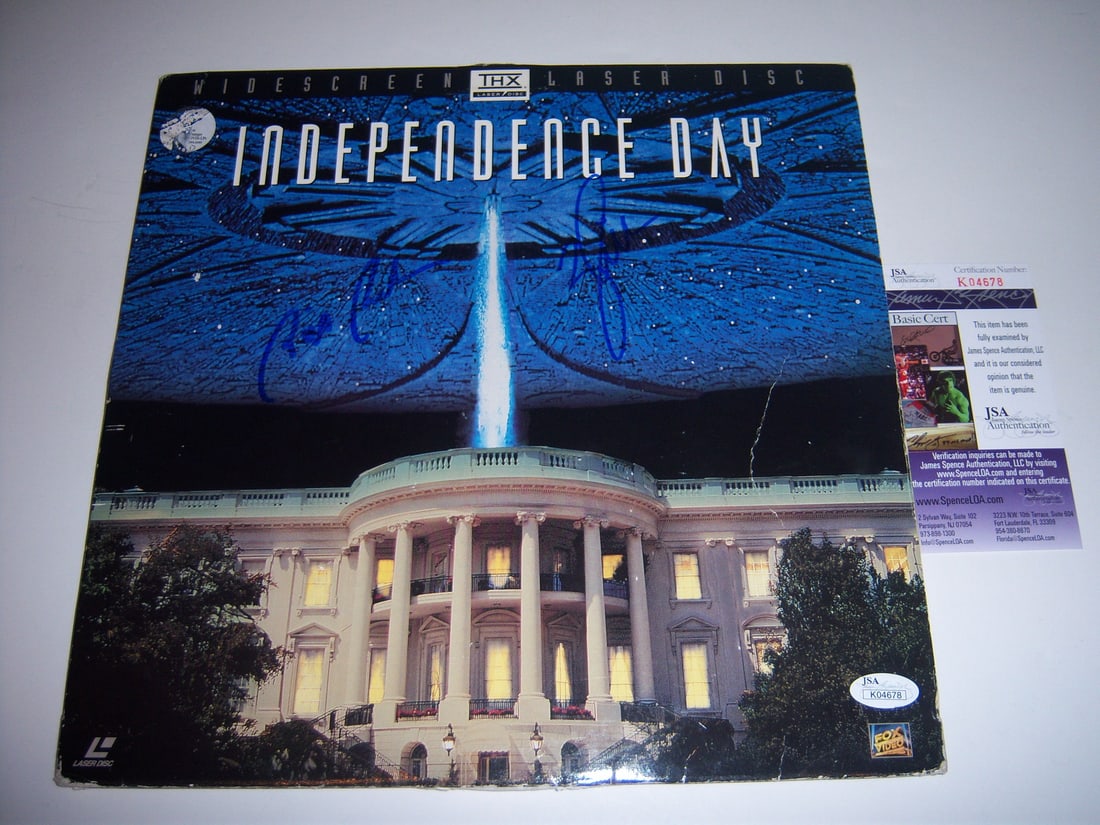 Signed Independence Day Laserdisc Album Autographed by Will Smith and Bill Pullman JSA COA (1 of 1)
