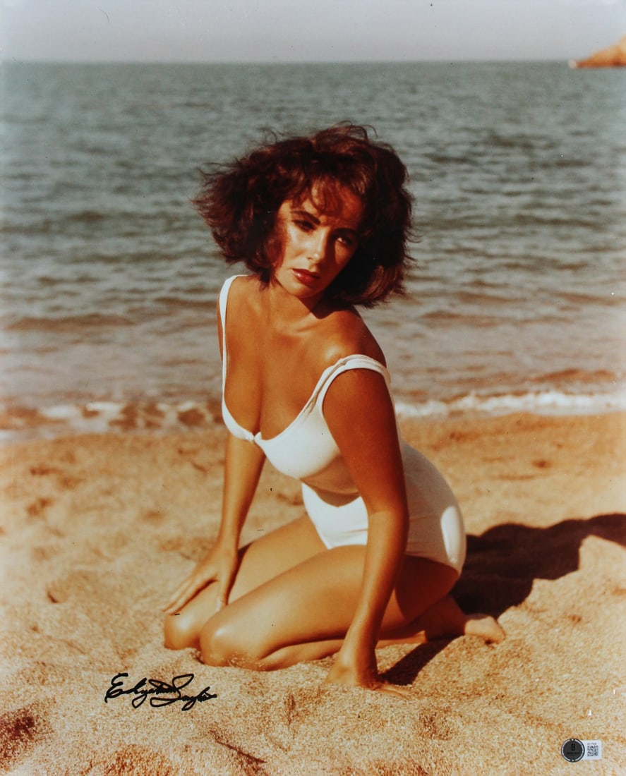 Signed 16x20 Vertical Photo Elizabeth Taylor Suddenly Last Summer Beckett COA: Signed 16x20 Vertical Photo Elizabeth Taylor Suddenly Last Summer Beckett COA Original vertical 16x20 photograph from Suddenly Last Summer, personally signed by Elizabeth Taylor. This pre-owned piece 