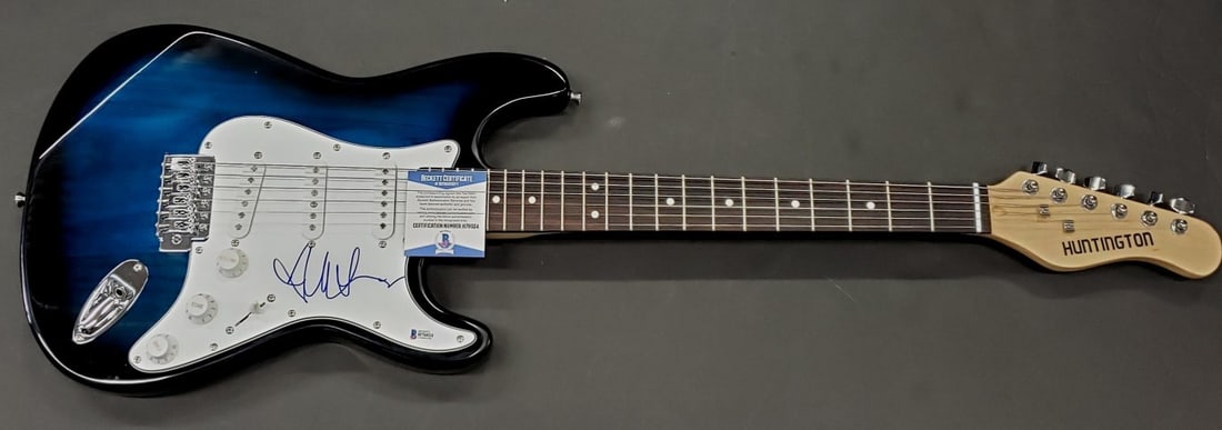 Juliet Lewis Signed Electric Guitar Beckett Authenticated (1 of 4)