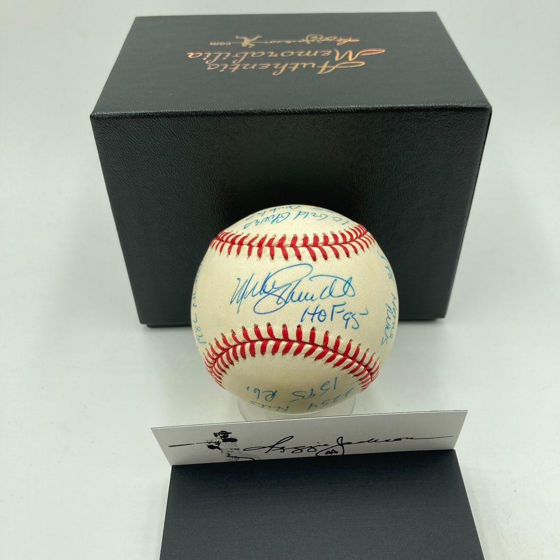 Mike Schmidt Signed Official MLB Career Stats Baseball with Reggie Jackson COA: Mike Schmidt Signed Official MLB Career Stats Baseball with Reggie Jackson COA This official Major League Baseball features the signature of Mike Schmidt, a Philadelphia Phillies legend, and is