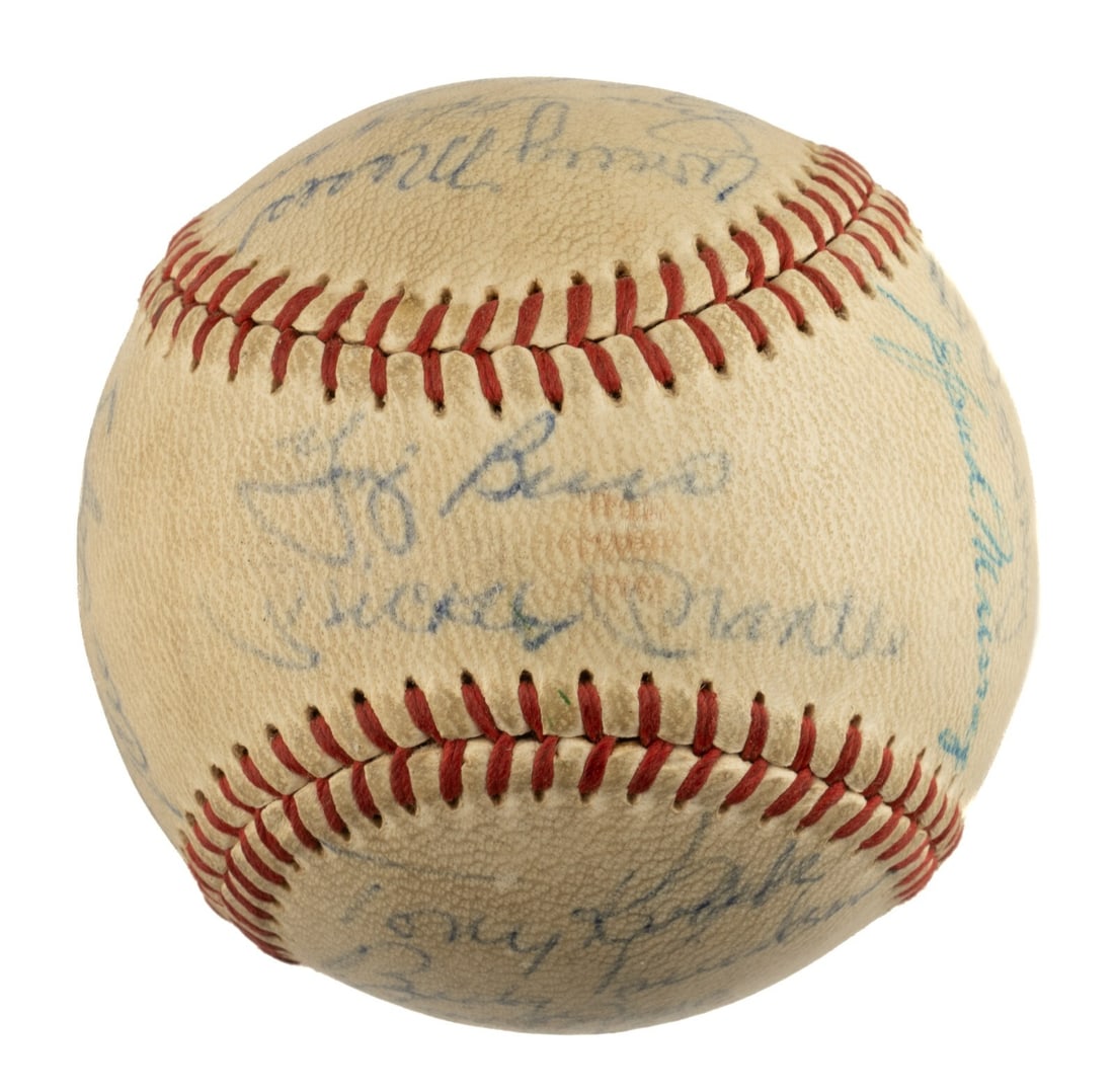 1961 Yankees Signed Baseball with Mantle Maris JSA Authenticated: 1961 Yankees Signed Baseball with Mantle Maris JSA Authenticated This 1961 New York Yankees World Series Champions team-signed baseball is a must-have for any serious collector. Authentically signed i