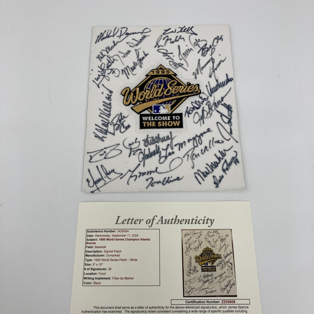 1995 Atlanta Braves Team Signed World Series Patch JSA COA 26 Signatures: 1995 Atlanta Braves Team Signed World Series Patch JSA COA 26 Signatures Celebrate the 1995 Atlanta Braves' World Series victory with this rare team-signed World Series patch. This unique collectible 