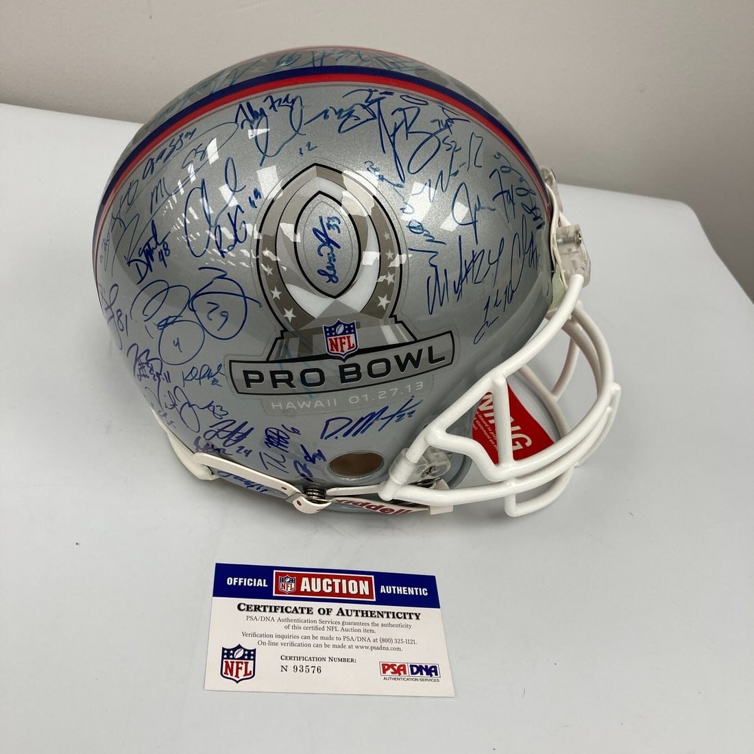 Peyton Manning 2013 Pro Bowl Multi Signed Helmet 60+ Sigs PSA DNA: Peyton Manning 2013 Pro Bowl Multi Signed Helmet 60+ Sigs PSA DNA This authentic 2013 Pro Bowl game helmet is a must-have for any football fan. The Riddell VSR4 full-size helmet features over 60 signa