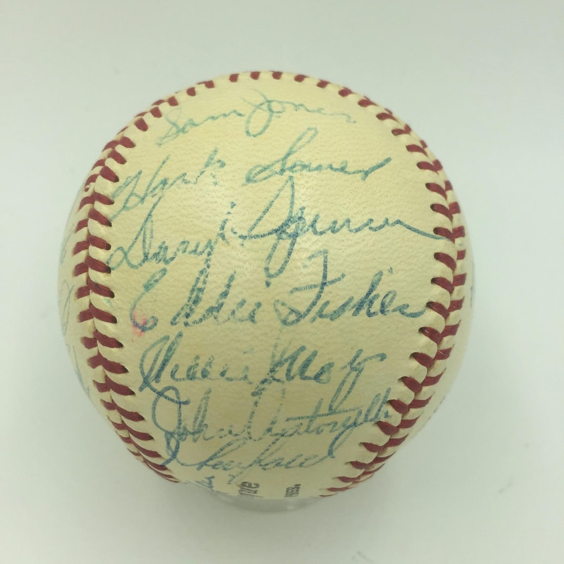 1959 San Francisco Giants 25-Signature JSA Baseball Willie Mays: 1959 San Francisco Giants 25-Signature JSA Baseball Willie Mays This is an original 1959 San Francisco Giants team-signed Official National League (Giles) baseball, featuring 25 authentic signatures