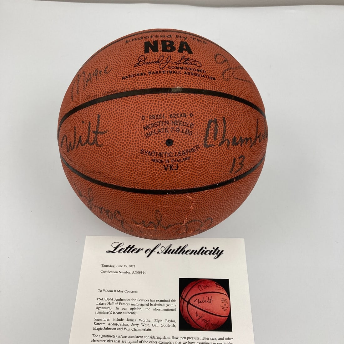 Lakers Legends Signed Basketball Wilt Chamberlain Abdul-Jabbar Magic PSA Authenticated: Lakers Legends Signed Basketball Wilt Chamberlain Abdul-Jabbar Magic PSA Authenticated This authentic Spalding NBA Basketball is a remarkable collector's item featuring signatures from Los Angeles Lak