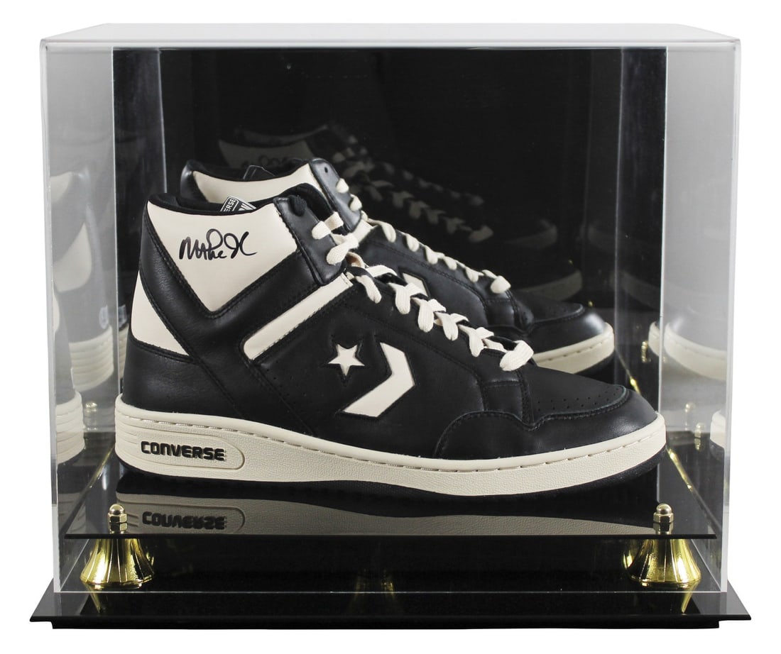 Magic Johnson Signed Black White Converse Weapon Shoe with Display Case BAS Authenticated (1 of 7)