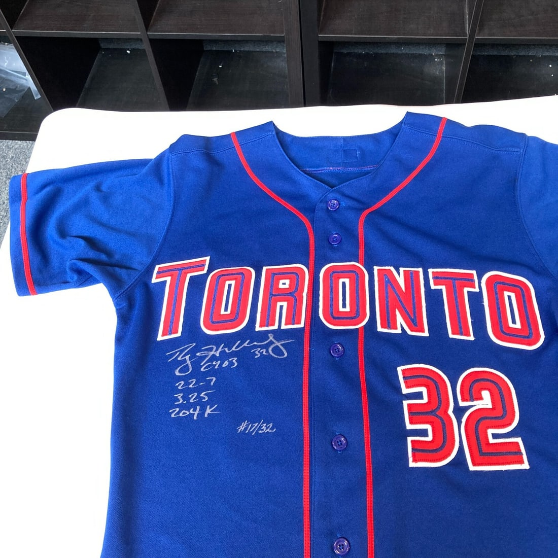 Roy Halladay Signed Heavily Inscribed Toronto Blue Jays Jersey JSA COA #17/32: Roy Halladay Signed Heavily Inscribed Toronto Blue Jays Jersey JSA COA #17/32 Celebrate the legacy of Roy Halladay with this stunning signed Toronto Blue Jays STAT jersey, heavily inscribed to honor h