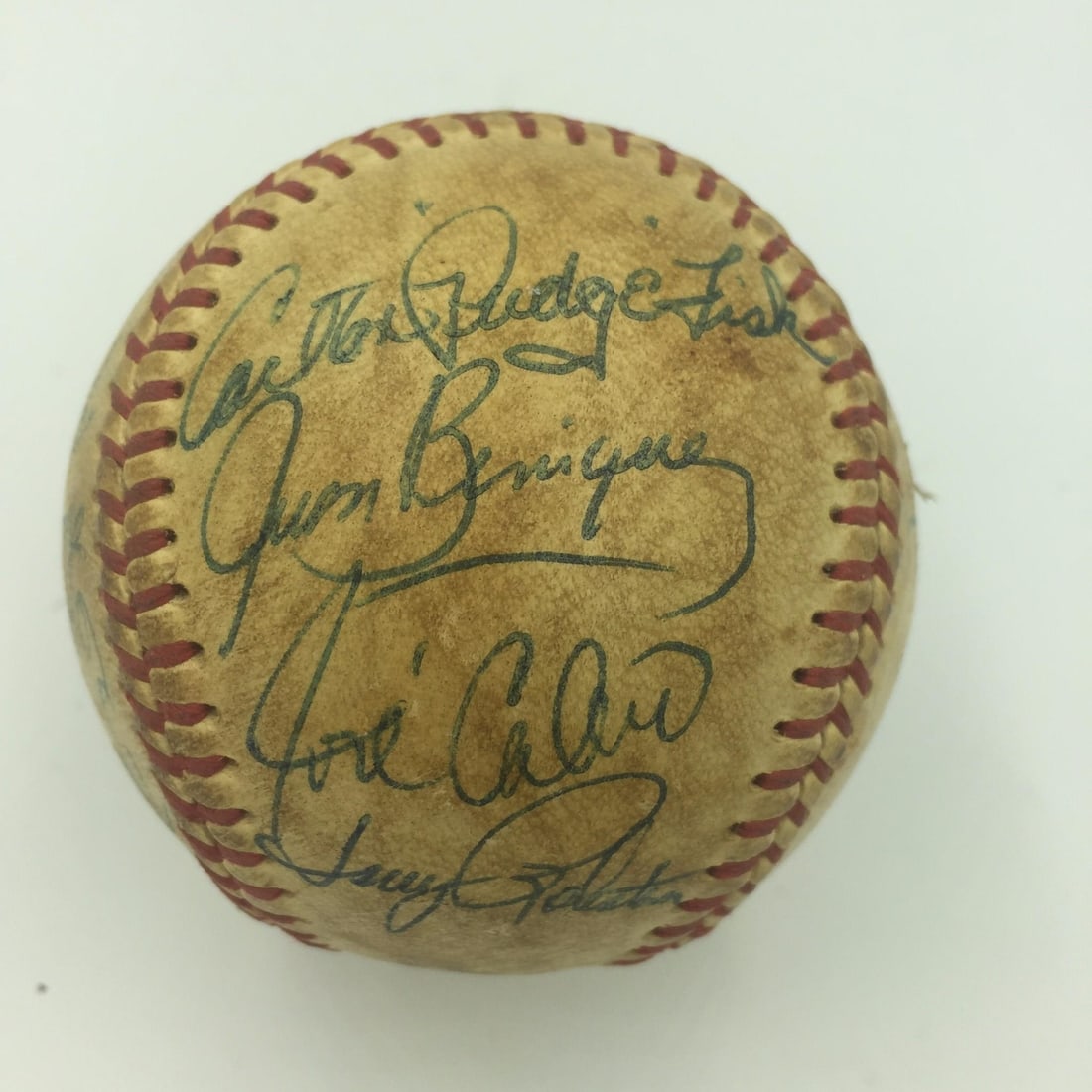 1971 Louisville Colonels Team Ball Earliest Carlton Fisk Signature JSA Authenticated: 1971 Louisville Colonels Team Ball Earliest Carlton Fisk Signature JSA Authenticated This is an original game-used Official Minor League Baseball from the 1971 Louisville Colonels, the Boston Red Sox 
