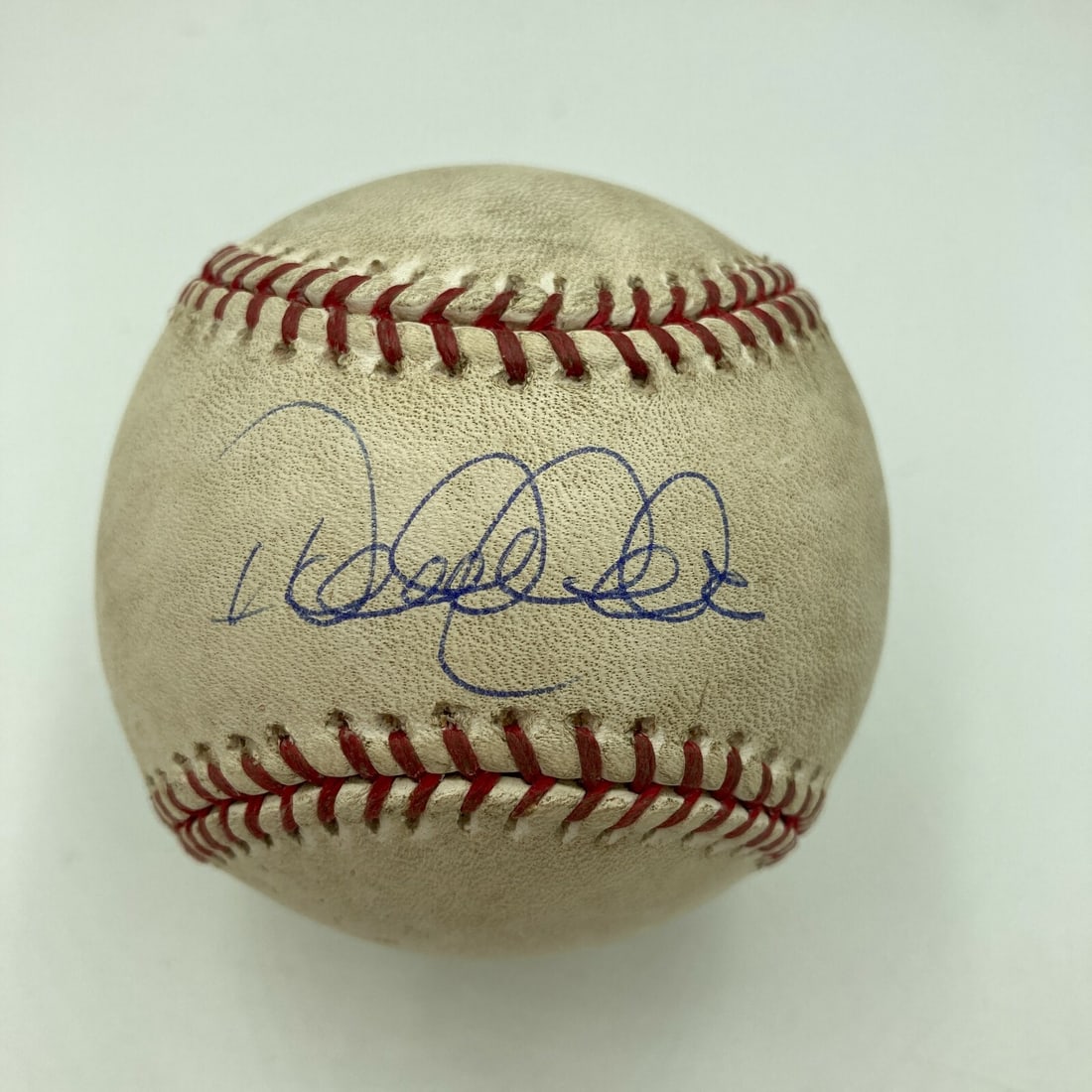 Game Used Major League Baseball Signed by Derek Jeter with Steiner and MLB Authentication: Game Used Major League Baseball Signed by Derek Jeter with Steiner and MLB Authentication This is an original Major League Baseball that was used in a game and signed by Derek Jeter. The ball comes wi