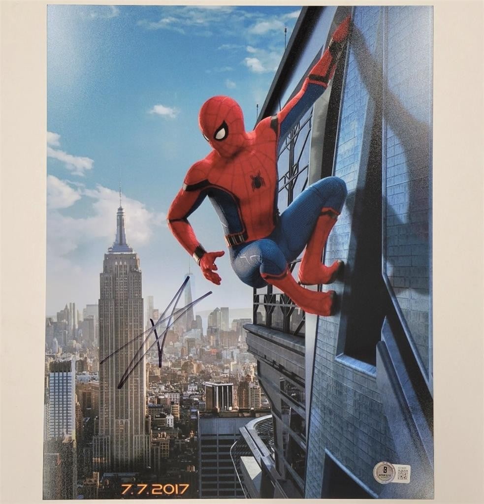 11x14 Spider-Man Homecoming Photo Signed by Tom Holland Beckett Authenticated: 11x14 Spider-Man Homecoming Photo Signed by Tom Holland Beckett Authenticated This is an original 11x14 photograph from Spider-Man Homecoming, signed by Tom Holland. The autograph has been authenticat