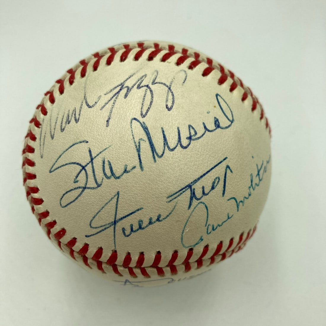 3,000 Hit Club Signed Baseball 15 Sigs JSA COA Mays Aaron Musial: 3,000 Hit Club Signed Baseball 15 Sigs JSA COA Mays Aaron Musial Celebrate baseball history with this unique 3,000 Hit Club signed baseball, featuring the autographs of 15 legendary players including 