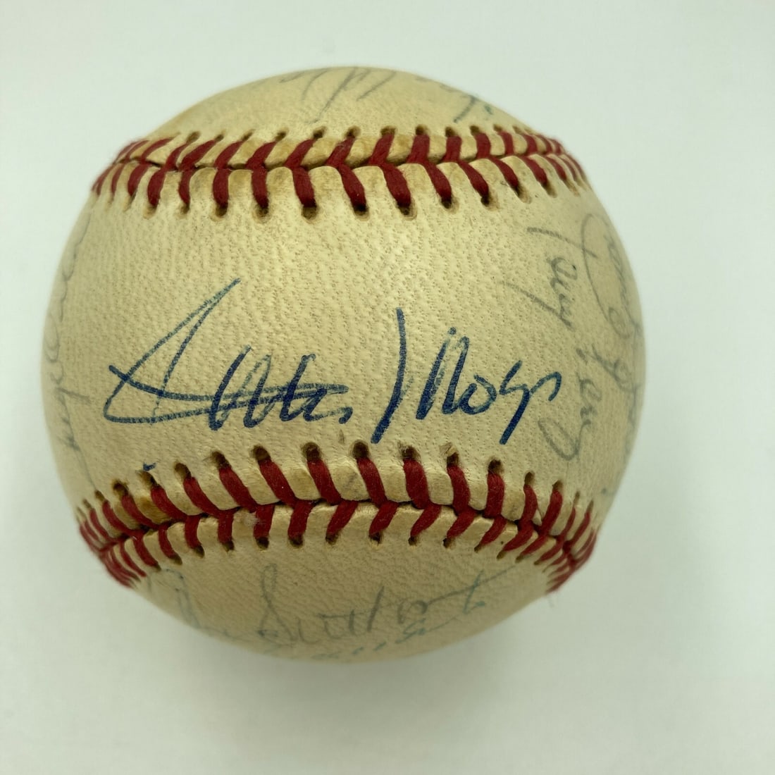 Willie Mays 1976 All Star Game Signed Baseball JSA Authenticated: Willie Mays 1976 All Star Game Signed Baseball JSA Authenticated This is a 1976 All Star Game baseball signed by Willie Mays and the entire team, authenticated by James Spence Authentication (JSA). Th