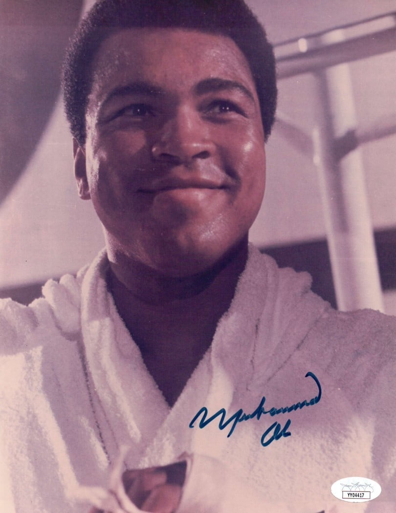 Muhammad Ali JSA Authenticated Signed 8x10 Boxing Photo (1 of 2)