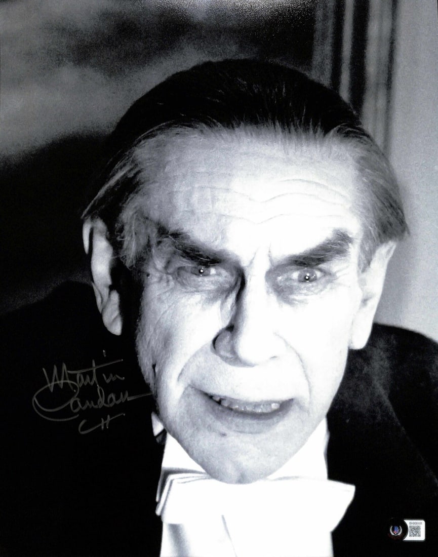 Martin Landau Signed Dracula 11x14 Photo Beckett Certified: Martin Landau Signed Dracula 11x14 Photo Beckett Certified This is an original 11" x 14" photograph signed by the late actor Martin Landau, known for his portrayal of Dracula. The signature is rendere