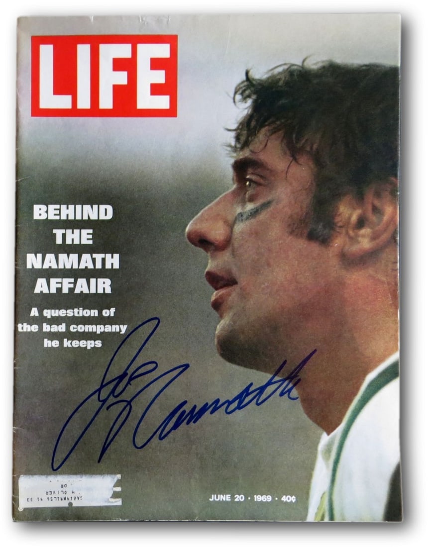 Joe Namath Signed LIFE Magazine 9/20/69 JSA Authenticated: Joe Namath Signed LIFE Magazine 9/20/69 JSA Authenticated This original LIFE magazine from September 20, 1969 features the legendary Joe Namath, quarterback for the New York Jets. The magazine is auto