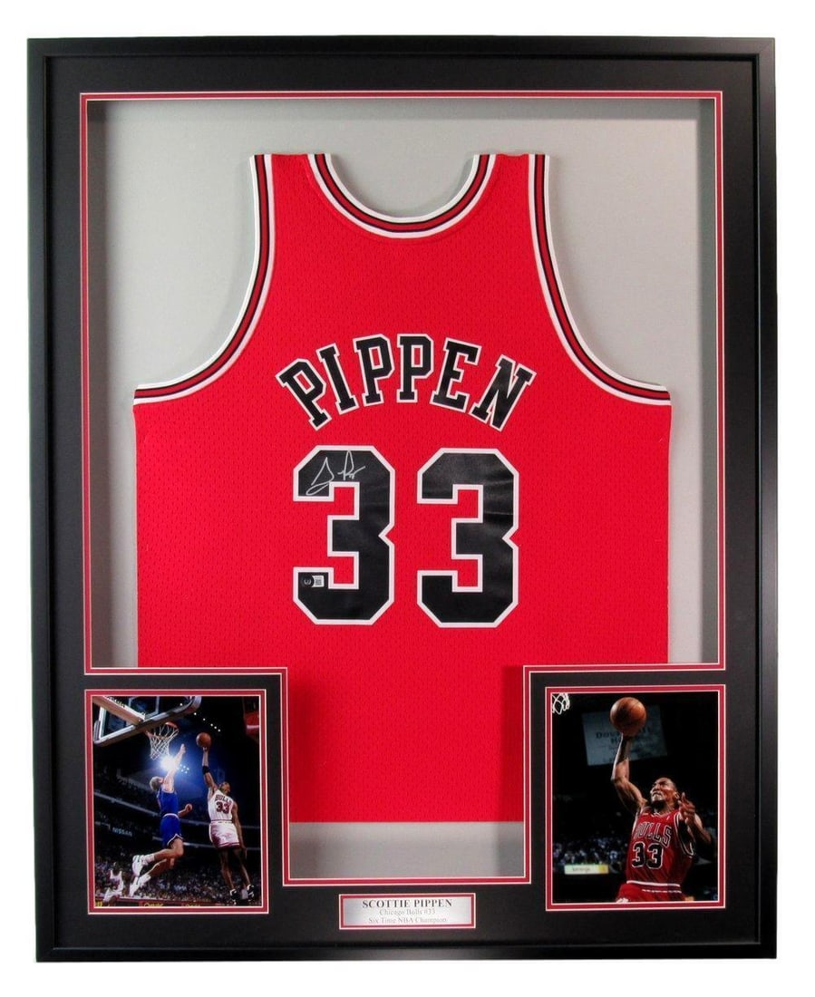 Framed Chicago Bulls Scottie Pippen Signed Jersey Beckett Authenticated NBA HOF (1 of 5)