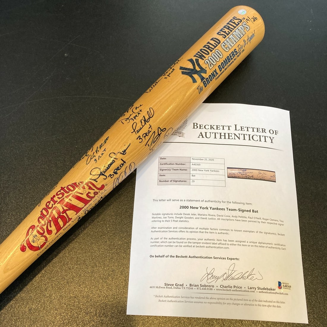 2000 Yankees Team Signed Bat Derek Jeter Mariano Rivera 3 Peat Beckett Authenticated Limited Edition: 2000 Yankees Team Signed Bat Derek Jeter Mariano Rivera 3 Peat Beckett Authenticated Limited Edition Celebrate the legacy of the New York Yankees with this limited edition 2000 team-signed commemorati
