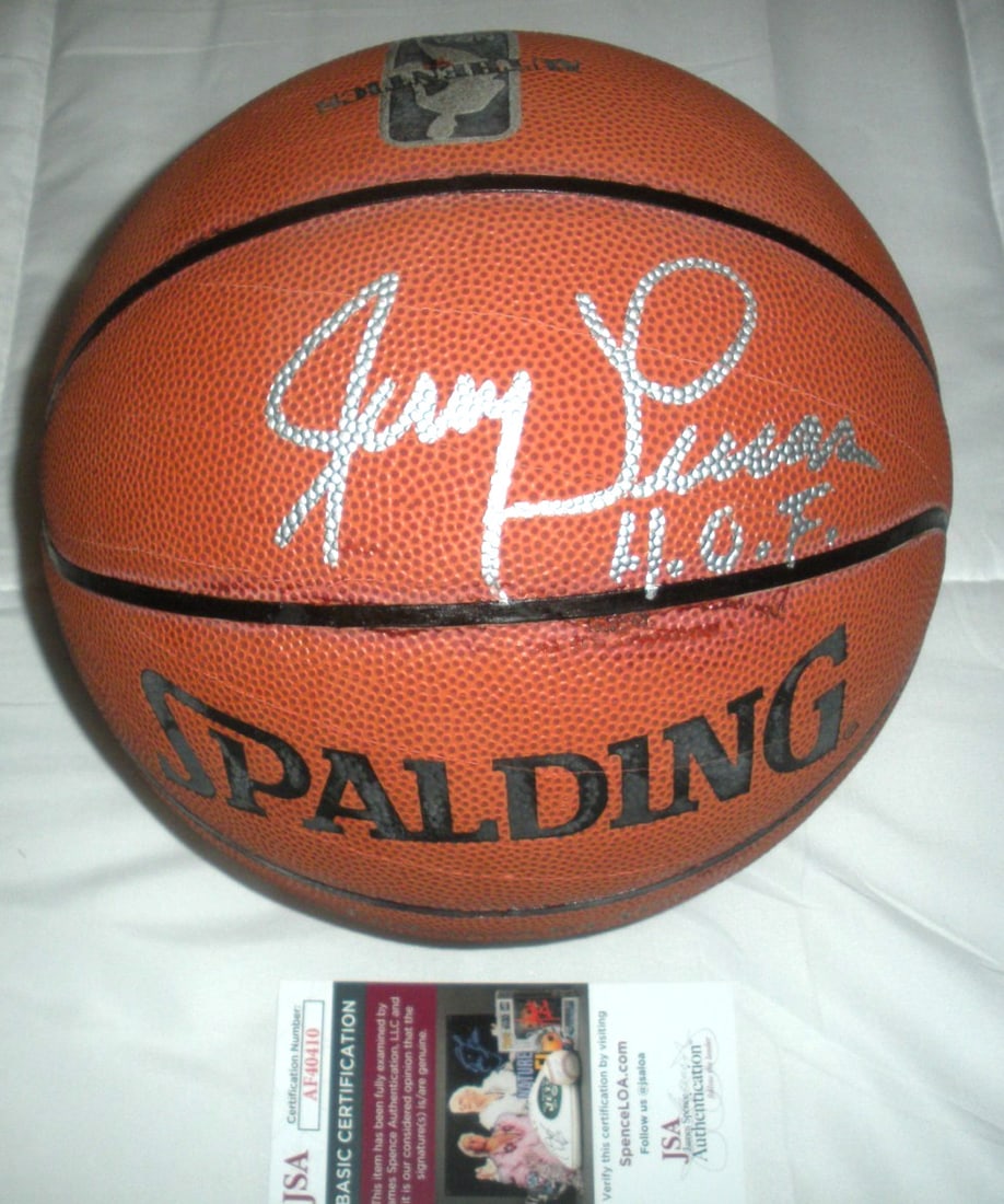 Signed Basketball Jerry Lucas New York Knicks Ohio State JSA COA HOF 91: Signed Basketball Jerry Lucas New York Knicks Ohio State JSA COA HOF 91 Signed basketball associated with Jerry Lucas and the New York Knicks, with HOF 91 and Ohio State noted in the title. The item i