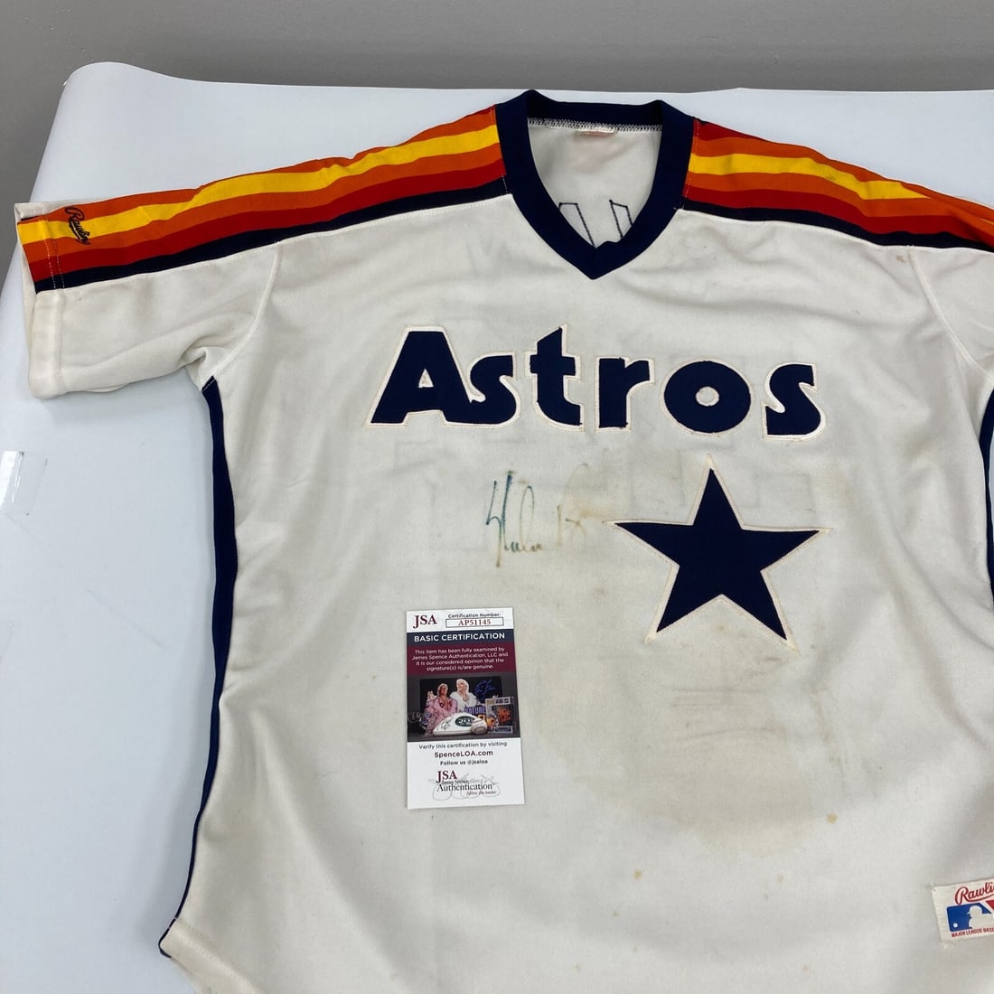 Nolan Ryan Signed Vintage Rawlings Jersey Houston Astros JSA COA: Nolan Ryan Signed Vintage Rawlings Jersey Houston Astros JSA COA This is a vintage Rawlings jersey from the Houston Astros, personally signed by baseball legend Nolan Ryan. The jersey comes with a Jam