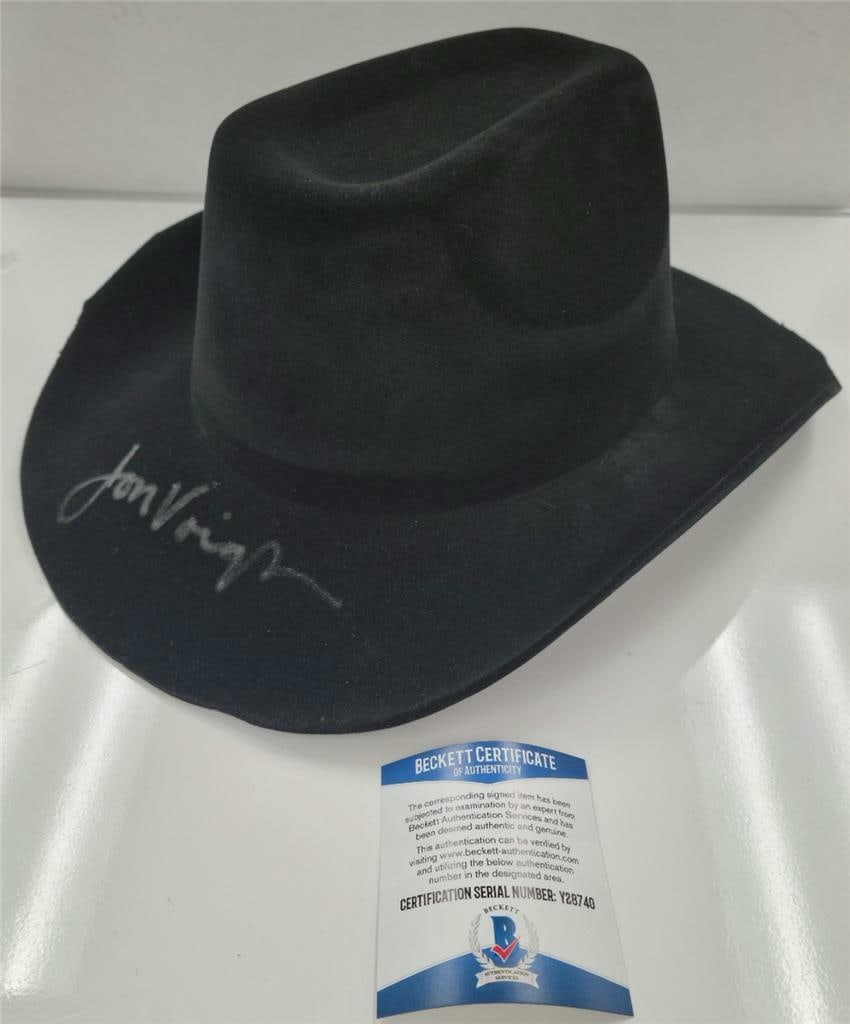 Beckett authenticated Jon Voight signed Midnight Cowboy hat: Beckett authenticated Jon Voight signed Midnight Cowboy hat This is an original hat from the United States, signed by Jon Voight and authenticated by Beckett. The item is in pre-owned condition and is