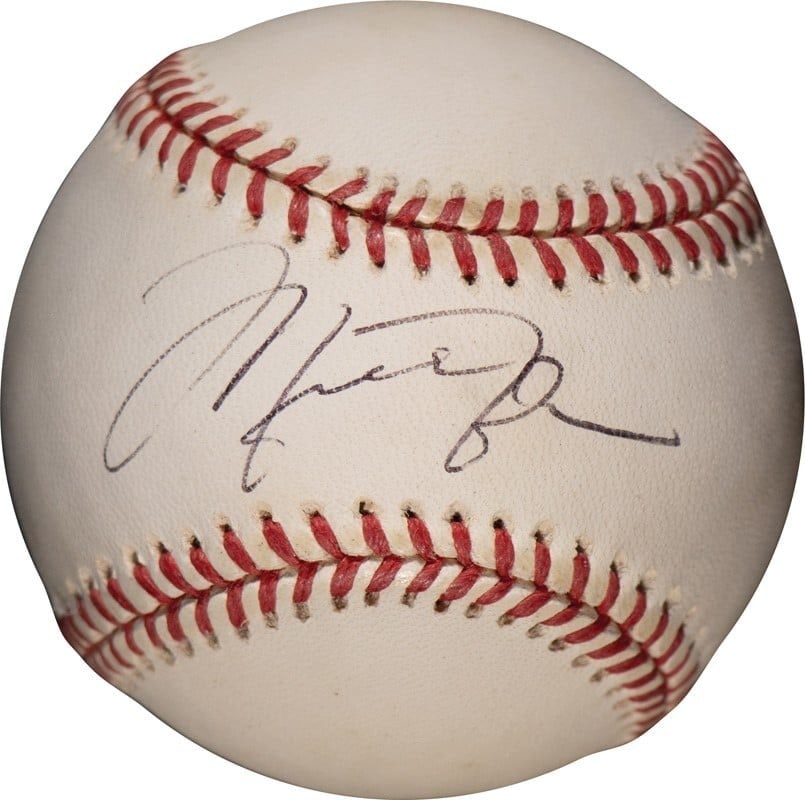 American League Baseball autographed by Michael Jordan with JSA COA: American League Baseball autographed by Michael Jordan with JSA COA This is a pre-owned Michael Jordan single-signed American League baseball with a full letter JSA COA. It is described as an original
