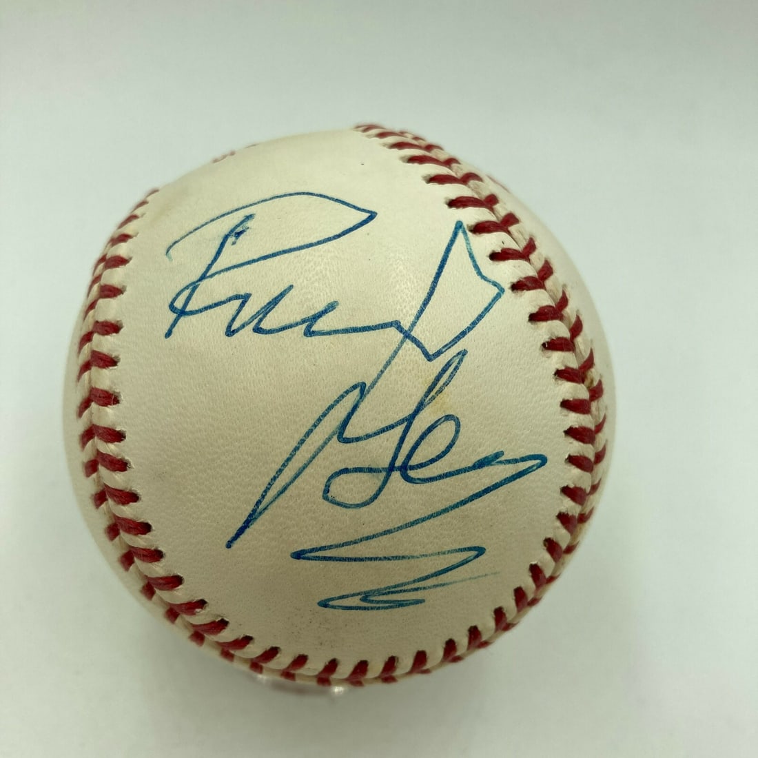 1994 World Series Baseball Signed by Richard Gere PSA DNA COA: 1994 World Series Baseball Signed by Richard Gere PSA DNA COA This is an original official 1994 World Series baseball signed by movie star Richard Gere. The autograph has been authenticated by PSA/DNA