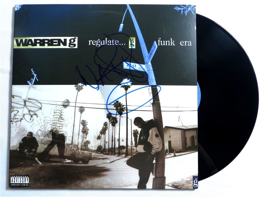 Warren G autographed record album cover Beckett authenticated: Warren G autographed record album cover Beckett authenticated Autographed record album cover signed by Warren G. The item is an original piece from the United States and is authenticated by Beckett Au