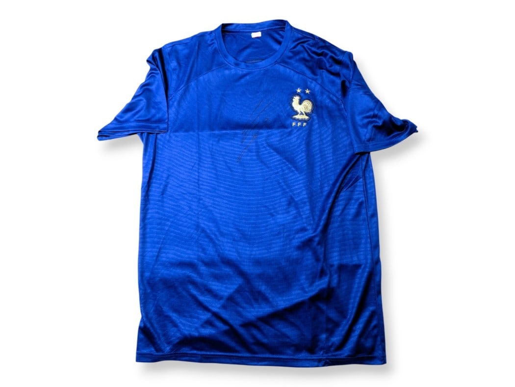 Oliver Giroud Signed France National Team Soccer Jersey Beckett Authenticated: Oliver Giroud Signed France National Team Soccer Jersey Beckett Authenticated This is an authentic Oliver Giroud signed soccer jersey representing the France National Team. The jersey is in pre-owned 