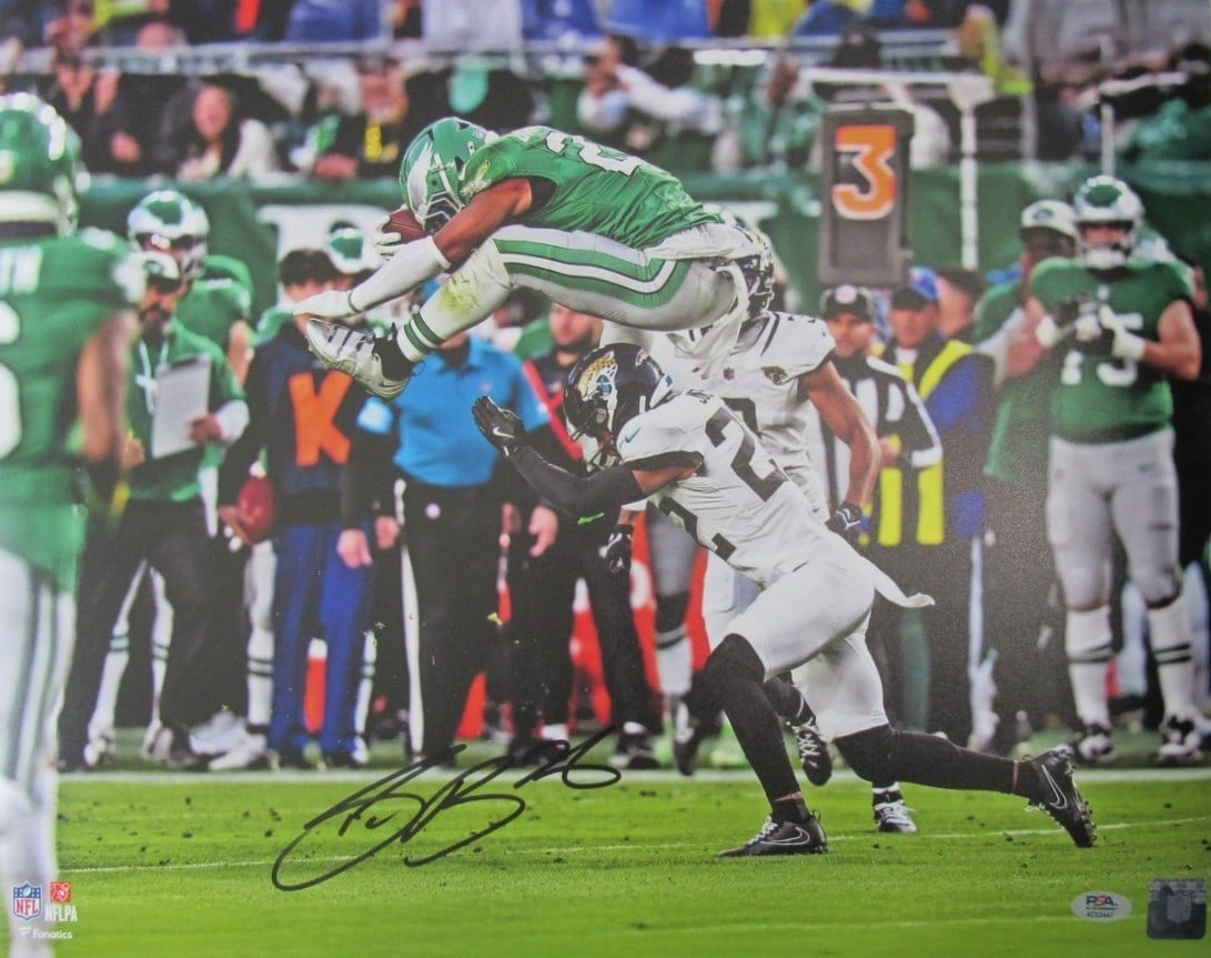 Saquon Barkley Autographed 16x20 Photo PSA/DNA Certified Philadelphia Eagles: Saquon Barkley Autographed 16x20 Photo PSA/DNA Certified Philadelphia Eagles This stunning autographed 16x20 photo captures NFL star Saquon Barkley in his iconic leap, showcasing his incredible athlet