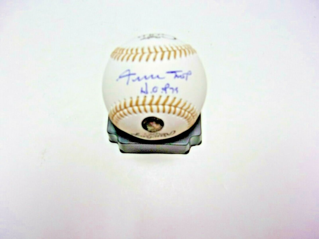 Willie Mays Autographed Gold Glove Baseball San Francisco Giants HOF 1979: Willie Mays Autographed Gold Glove Baseball San Francisco Giants HOF 1979 This is an original Gold Glove baseball signed by Hall of Famer Willie Mays, featuring a hologram for authenticity. The ball i