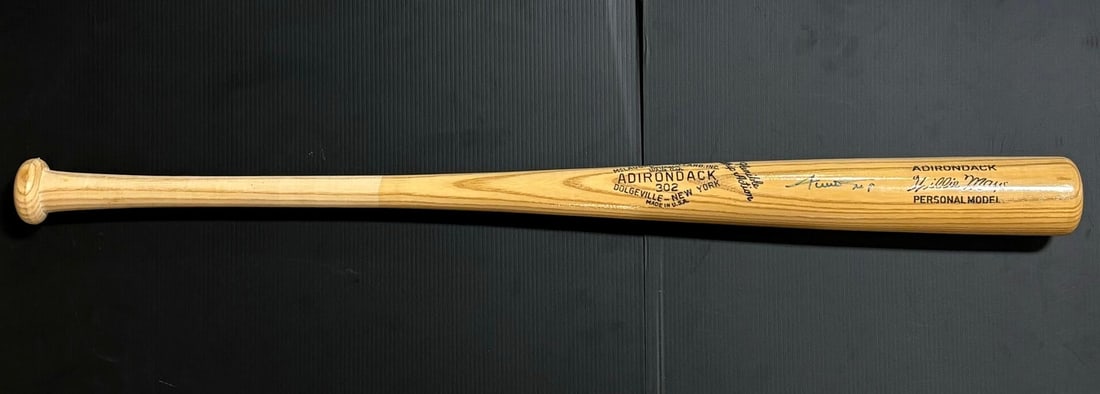 Willie Mays PSA DNA signed Adirondack baseball bat Giants: Willie Mays PSA DNA signed Adirondack baseball bat Giants This is an original Adirondack baseball bat autographed by Willie Mays, the legendary player for the San Francisco Giants. The bat features Wi