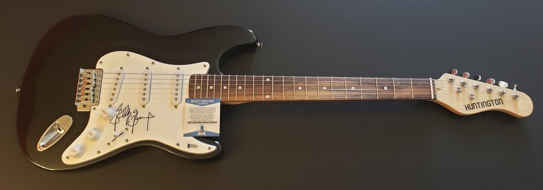 Electric Guitar Signed by Bobby Brown with Beckett BAS Authentication (1 of 3)