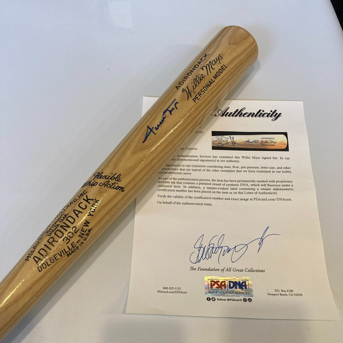 Willie Mays Signed Adirondack Baseball Bat PSA DNA Certified: Willie Mays Signed Adirondack Baseball Bat PSA DNA Certified Own a piece of baseball history with this original Willie Mays signed Adirondack Game Model baseball bat. This bat is authenticated by the 