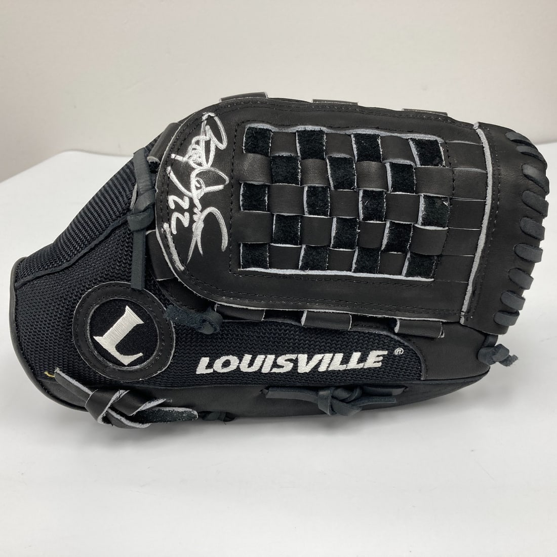 Roger Clemens Twice Signed Baseball Glove New York Yankees Beckett Authenticated: Roger Clemens Twice Signed Baseball Glove New York Yankees Beckett Authenticated Enhance your collection with this authentic game model baseball glove signed twice by legendary pitcher Roger Clemens. 