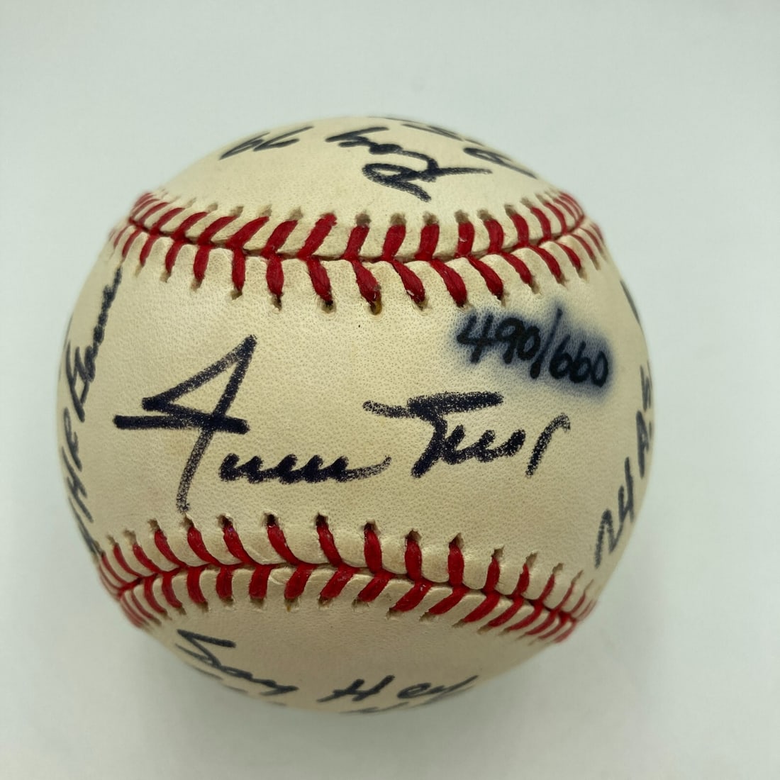 Willie Mays Signed Baseball with Career Stats Beckett COA: Willie Mays Signed Baseball with Career Stats Beckett COA This authentic Willie Mays signed baseball features extensive career statistics inscribed by the legendary player himself, making it a remarka